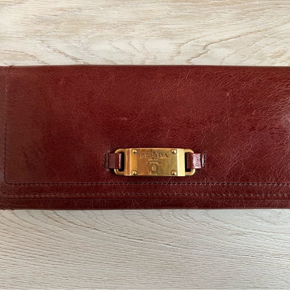 PRADA long wallet snappy full inclusion